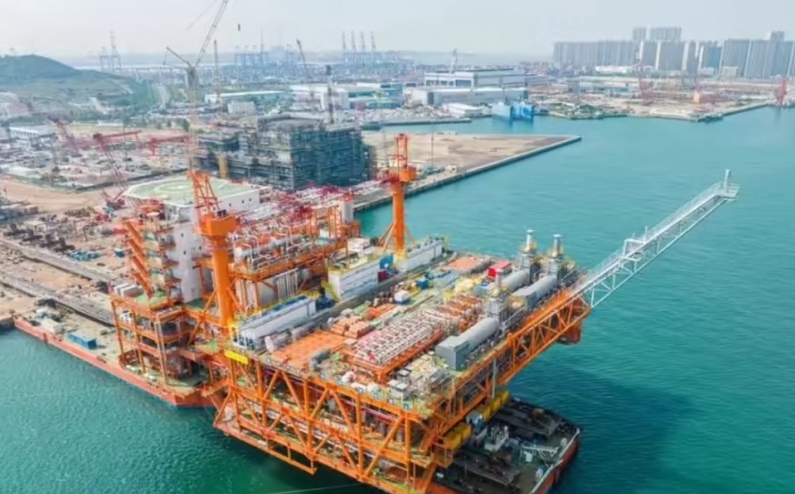 Berat badan lebih 20000 tan, platform minyak dan gas luar pesisir terbesar di China di Laut Bohai telah selesai dan dihantar